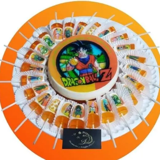 Gelatina de Dragon Ball rodeada de gelatinas en paleta